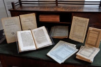 Výstava 66 odborne ošetrených historických periodík z knižnice múzea